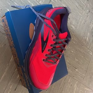 Brooks Women’s Cascadia 16 Trail Shoes